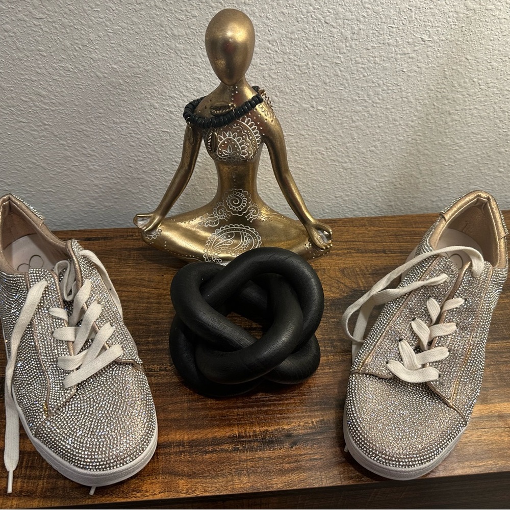 Steve Madden Silver Sneakers Classic Design